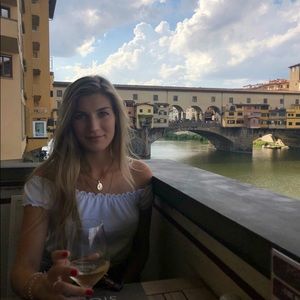 Meet your Posher, Gabrielle